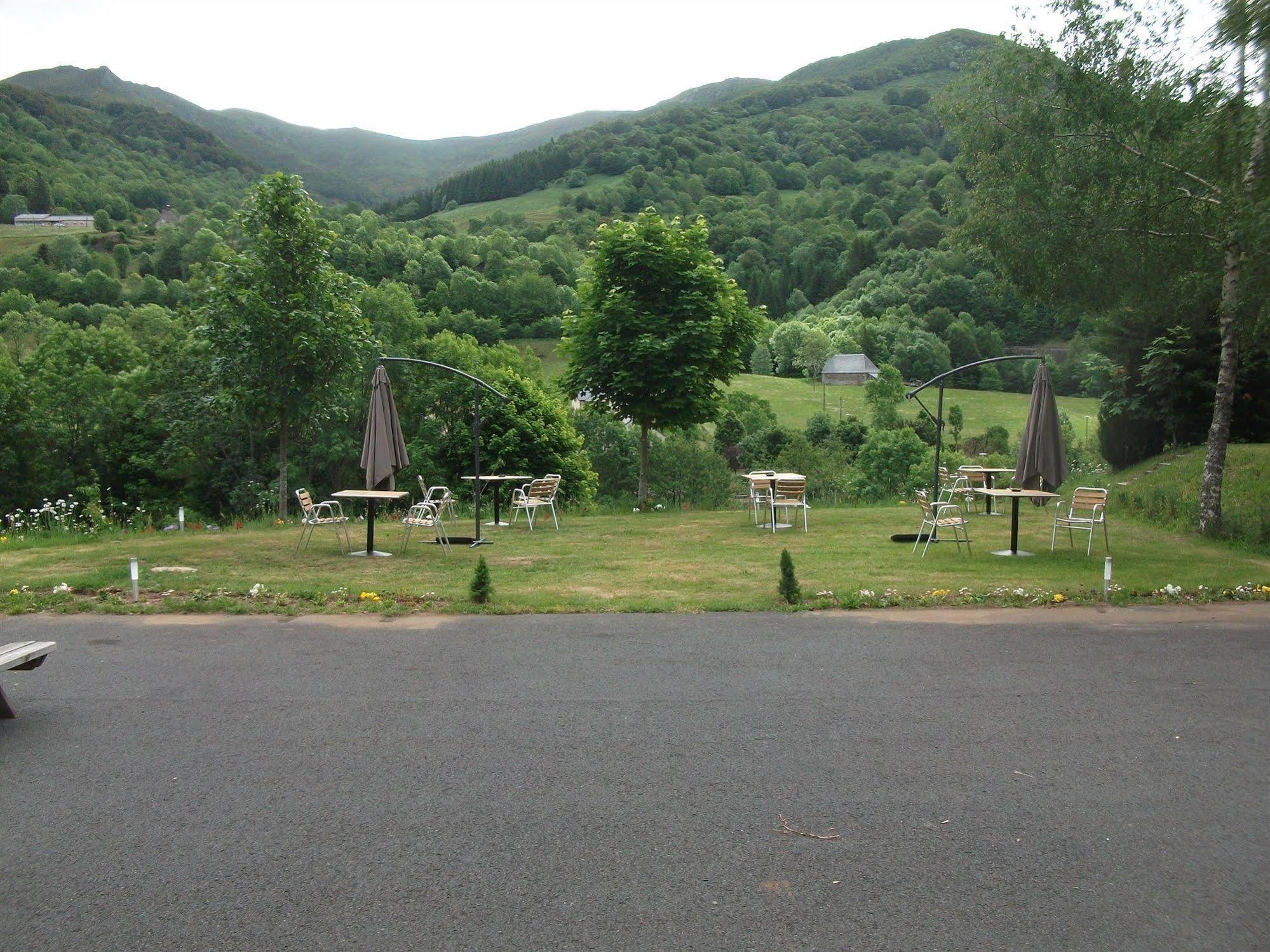 Le Brunet Saint-Jacques-des-Blats Exterior foto